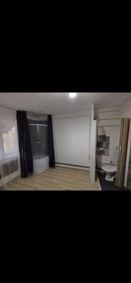 Garsonieră decomandată în Granit