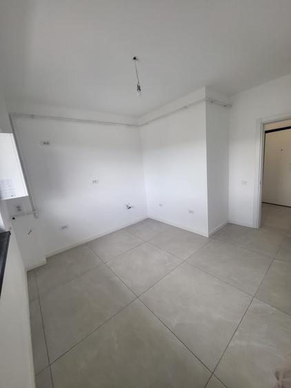 Apartament cu 2 camere decomandat în Vișani