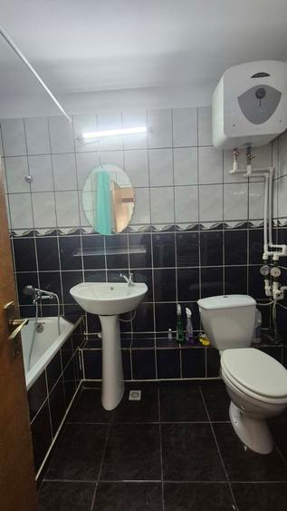 Apartament cu 2 camere decomandat în Lacul Tei