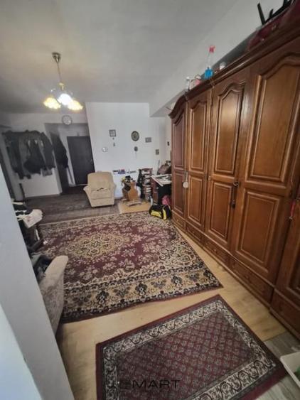 Apartament cu 2 camere semidecomandat în Micești