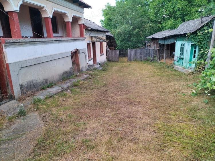 Teren de 1400 mp, în Retevoiești