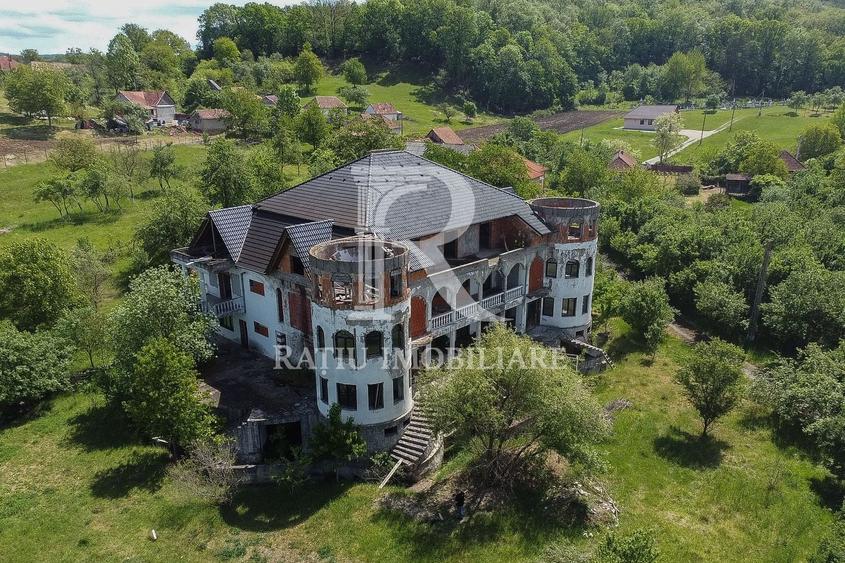 Casă cu 12 camere cu Canalizare în Gheghie