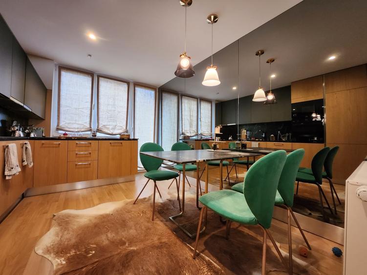 Apartament cu 3 camere decomandat, mobilat în Dacia