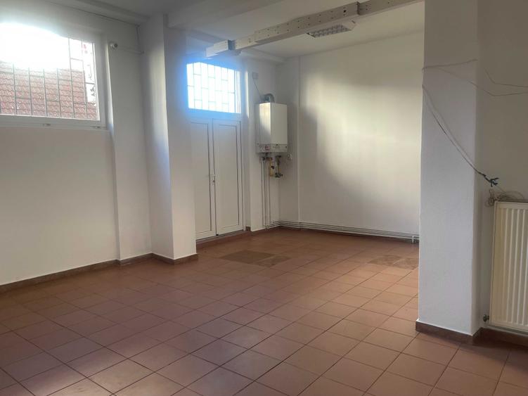 Spațiu comercial, de 102 mp, în Valea Aurie