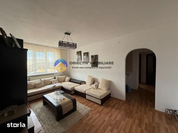 Apartament cu 3 camere semidecomandat în Central