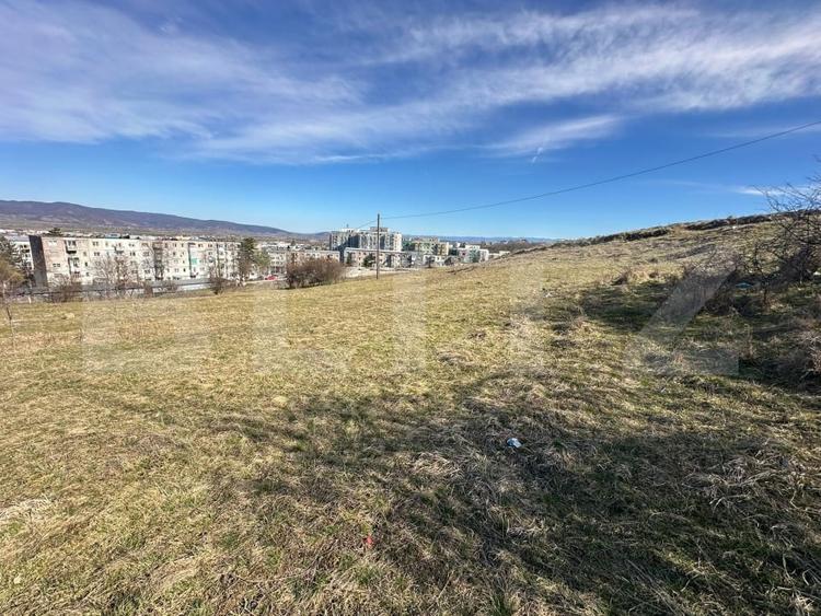 Teren agricol extravilan de 1830 mp, în Micro 15