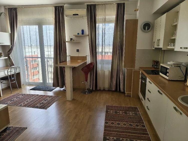 Garsonieră decomandată în UTA