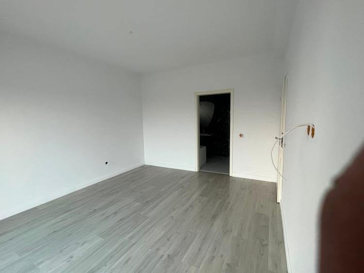 Casă individuală cu 4 camere cu Canalizare în Balotești