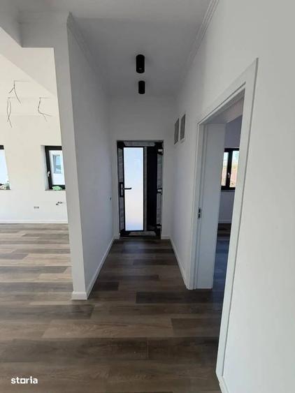Casă cu 4 camere cu Teren 450 Mp în Afumați