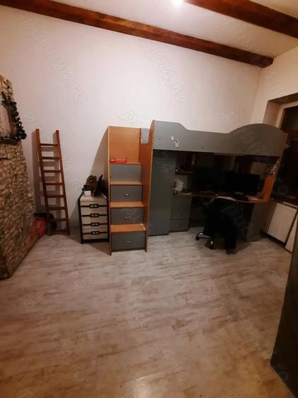 Casă cu 3 camere cu Teren 580 Mp în Central