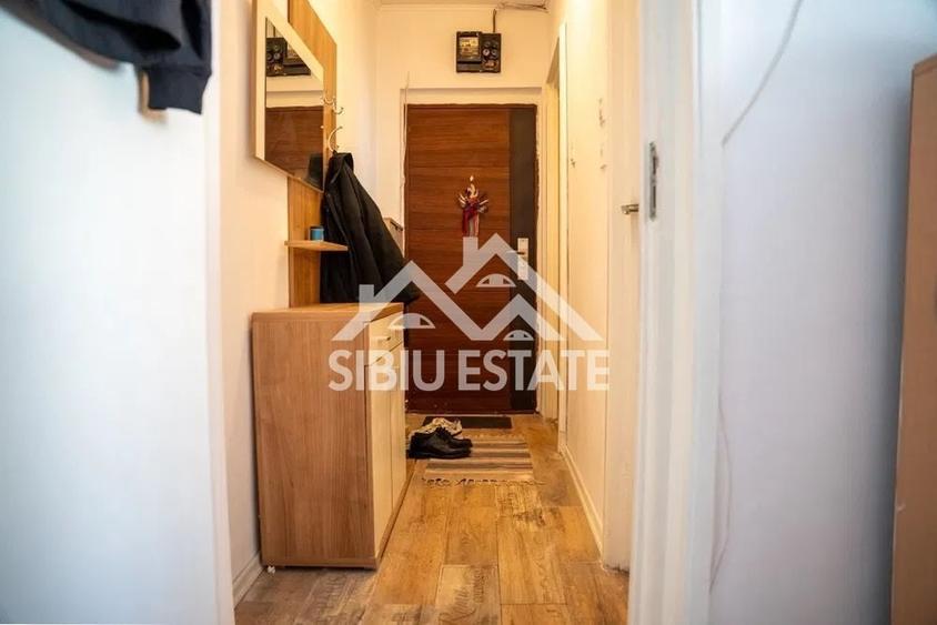 Apartament cu 2 camere semidecomandat, mobilat în Hipodrom 3