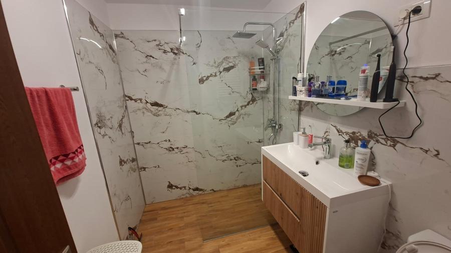 Apartament cu 2 camere semidecomandat, mobilat în Rahova