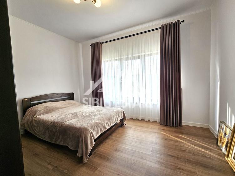 Casă individuală cu 5 camere cu Canalizare în Central