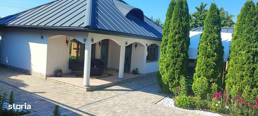Casă cu 4 camere în Vânători-Neamț