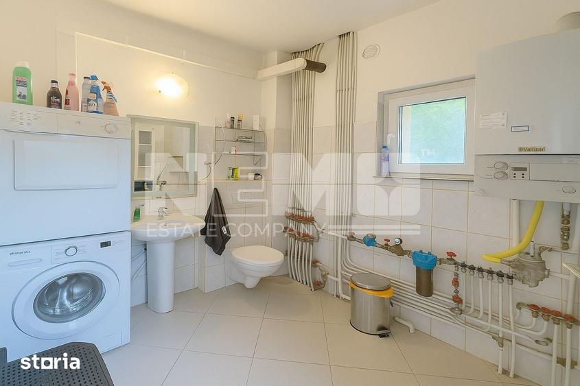 Casă cu 6 camere cu Teren 5000 Mp în Central