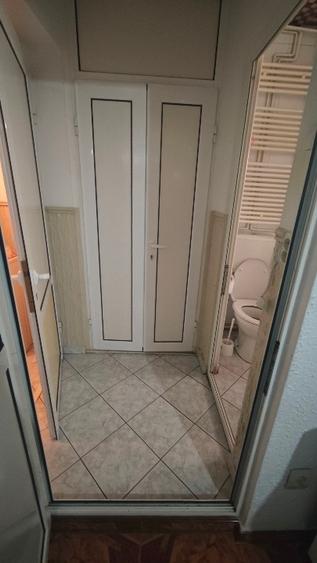 Apartament cu 4 camere decomandat în Malu Roșu