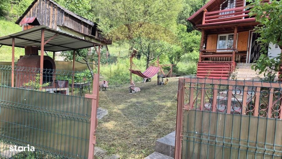 Casă cu 3 camere în Dolhești