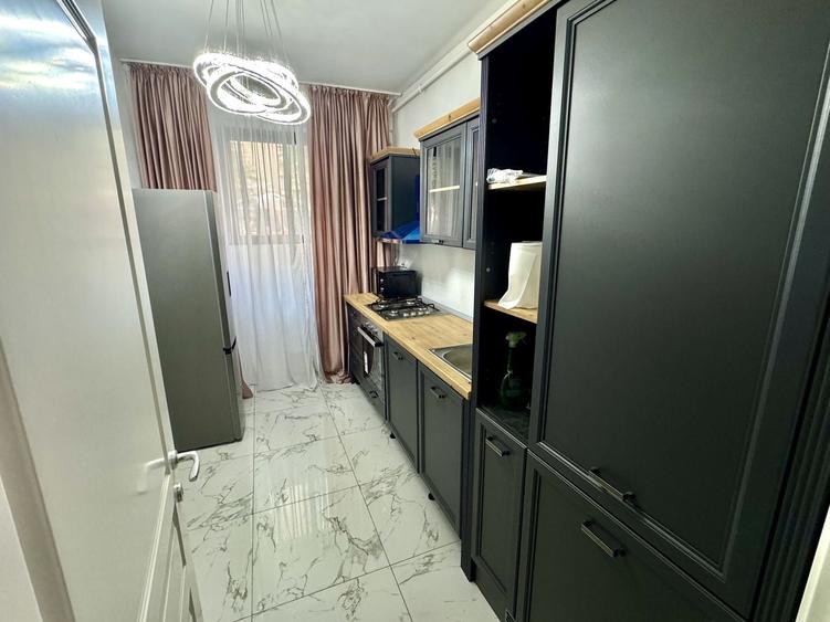 Apartament cu 3 camere decomandat în Lujerului