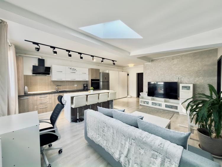 Apartament cu 2 camere semidecomandat, mobilat în Sânpetru