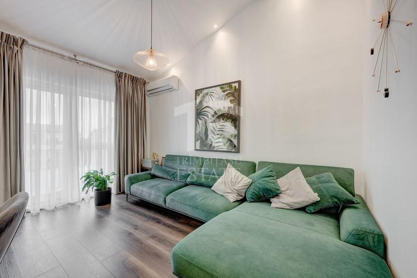 Apartament cu 3 camere semidecomandat, mobilat în Nord