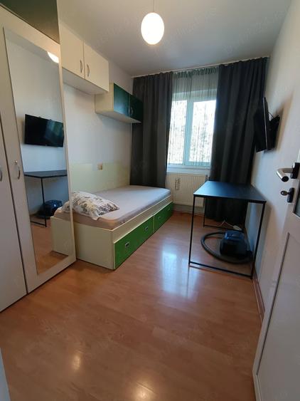 Apartament cu 3 camere semidecomandat în Nord