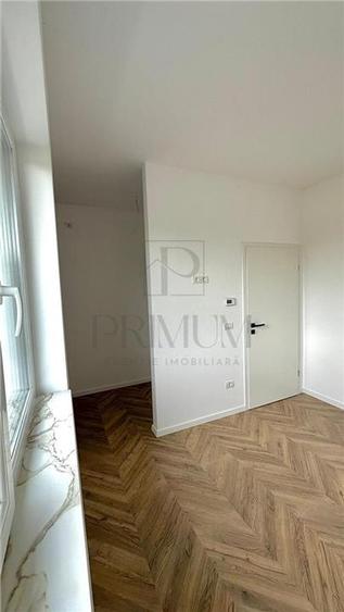 Duplex cu 5 camere cu Canalizare în Dumbrăvița