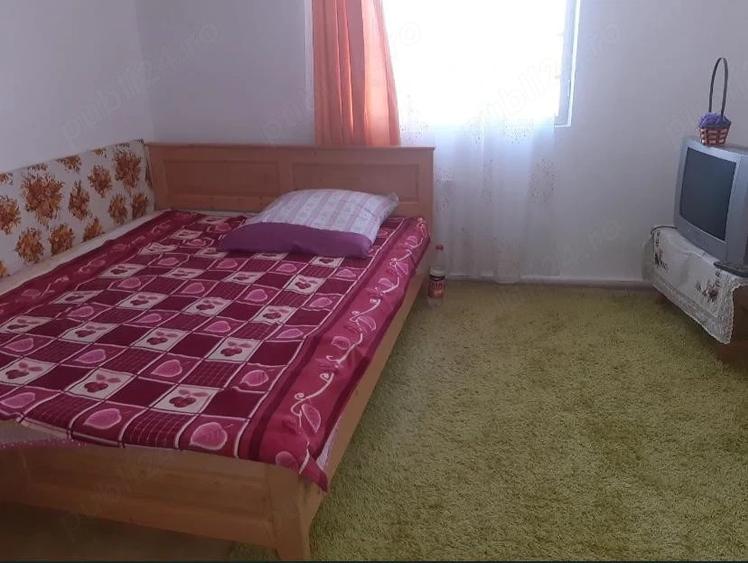 Casă cu 3 camere cu Canalizare în Cislău