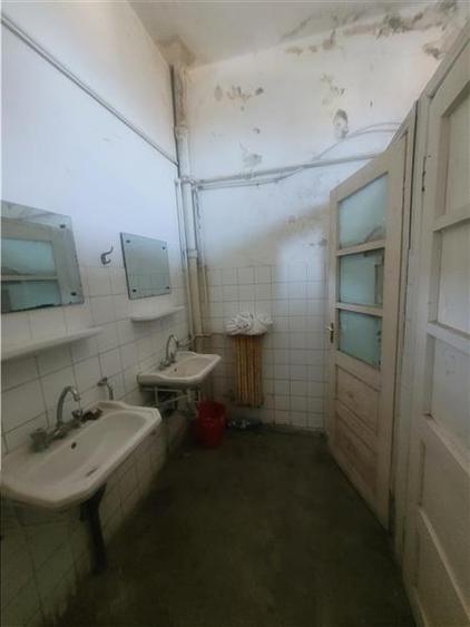 Spațiu comercial, de 300 mp, în Agigea