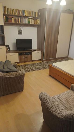Casă individuală cu 7 camere cu Canalizare în Șura Mare
