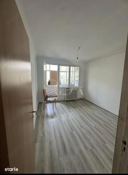 Apartament cu 3 camere în Giurgiului
