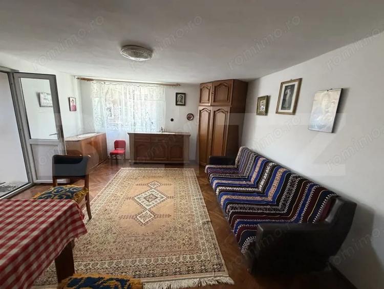 Casa cu 5 camere ?i un teren de 500 mp - 1
