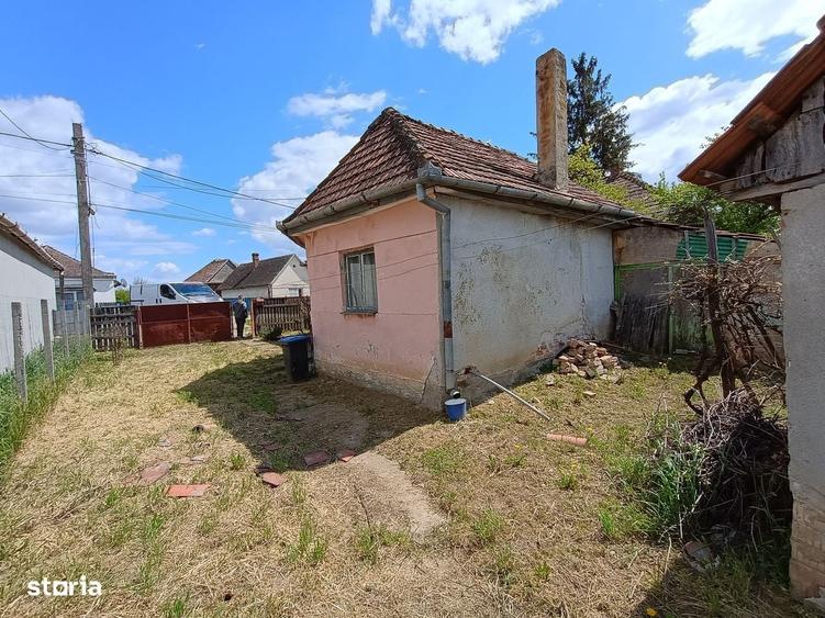 Casă cu 2 camere cu Teren 230 Mp în Central