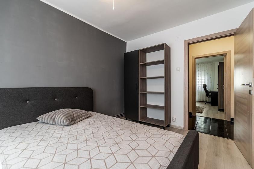 Apartament cu 5 camere decomandat, mobilat în Micălaca