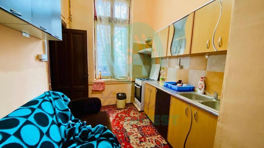 Apartament cu 4 camere semidecomandat în Unirii
