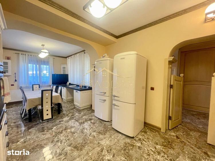 Casă cu 7 camere cu Piscina în Balotești