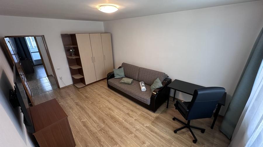 Apartament cu 3 camere decomandat în Dristor