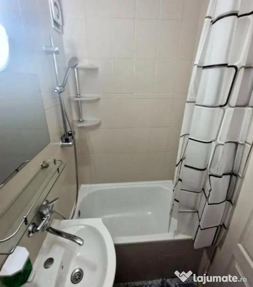 Apartament cu 2 camere nedecomandat în Tătărași