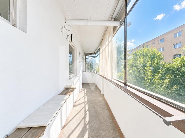 Apartament cu 3 camere decomandat în 13 Decembrie