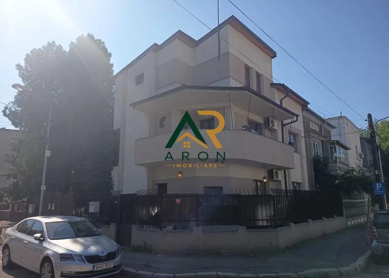 Casă individuală cu 6 camere cu Teren 150 Mp în Tineretului