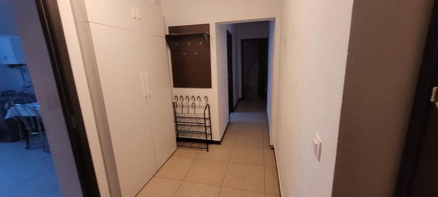Apartament cu 3 camere decomandat în Micro 4