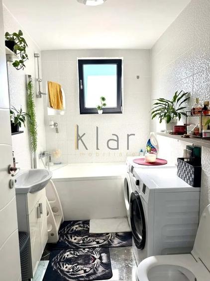 Apartament cu 2 camere semidecomandat, mobilat în Florești