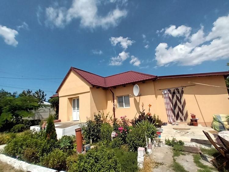 Casă cu 4 camere în Fântânele