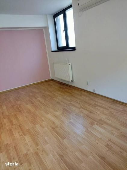 Spațiu comercial, de 80 mp, în Moșilor
