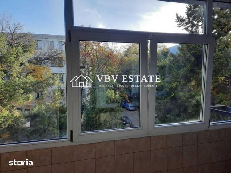 Apartament cu 3 camere decomandat în Drumul Taberei