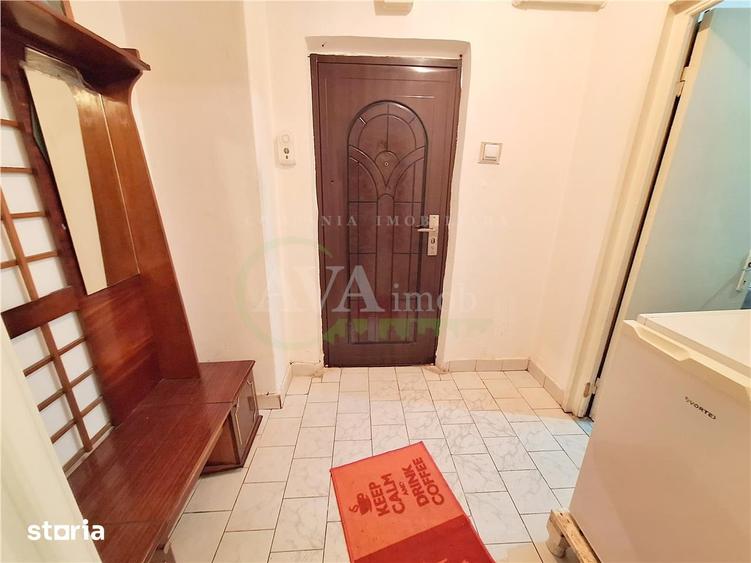 Apartament cu 2 camere semidecomandat în Tache