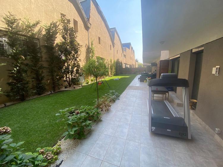 Apartament cu 4 camere decomandat în Domenii