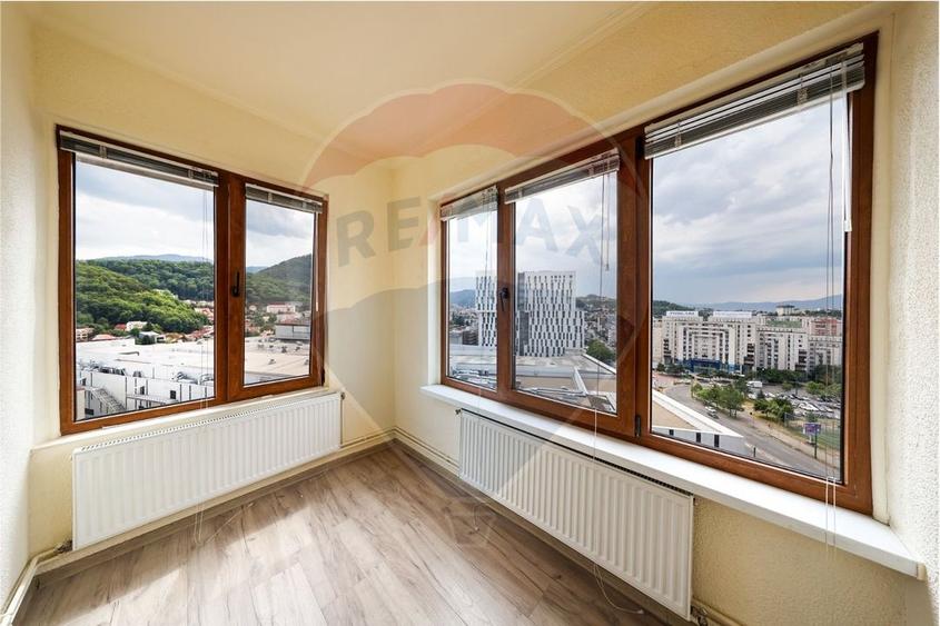 Apartament cu 4 camere de vânzare în zona Centrul Civic - 7