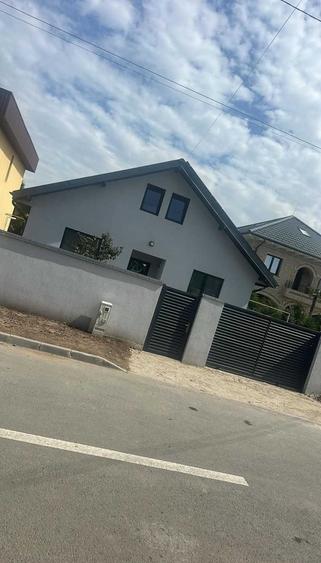 Casă cu 3 camere în Tulucești