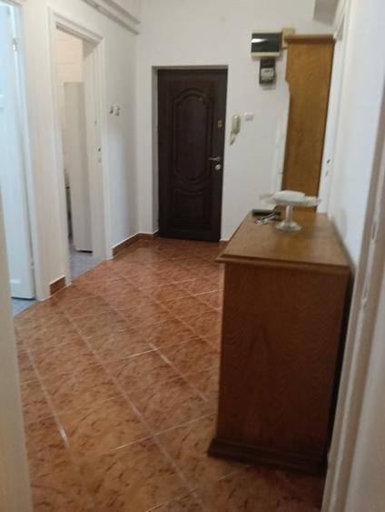 Apartament decomandat în 1 Mai