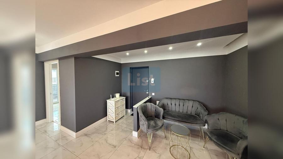 Apartament cu 3 camere semidecomandat, mobilat în Baciu